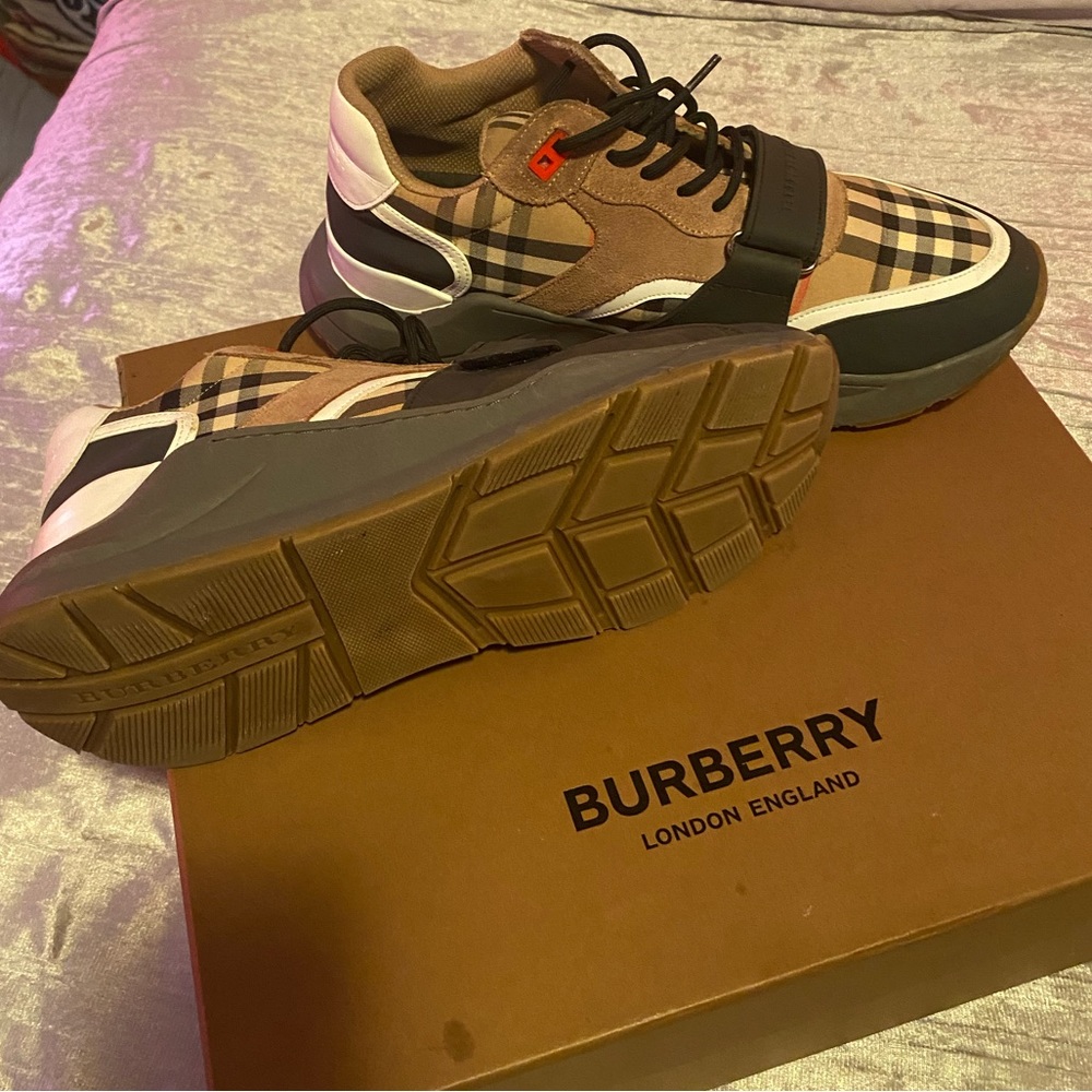 Worn twice to an event , in good condition
